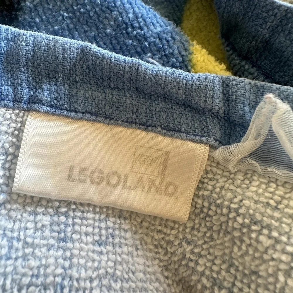 2012 Legoland Beach Towel 28x50 Blue Sunglasses Print Cotton LEGO Summer Retro